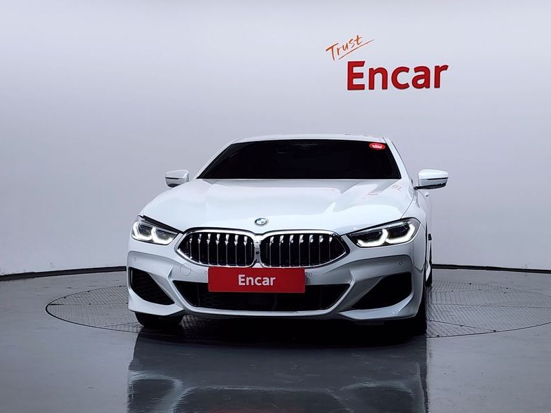 2022 BMW 8 Series 840i xDrive M Sport Coupe photo 3