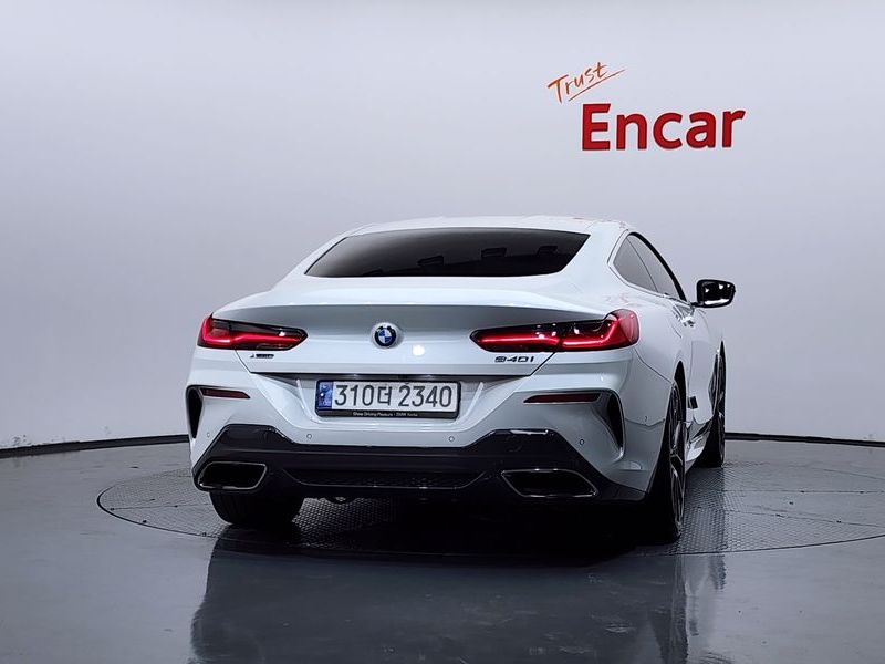 2022 BMW 8 Series 840i xDrive M Sport Coupe photo 4