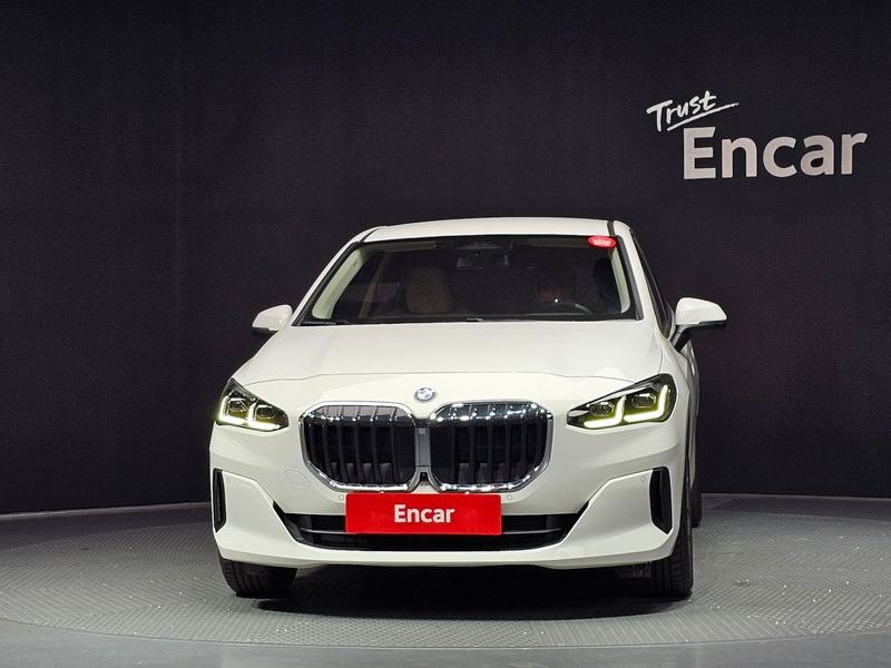 2025 BMW 2 Series 218d Advantage photo 3