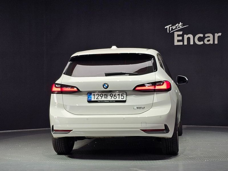 2025 BMW 2 Series 218d Advantage photo 4