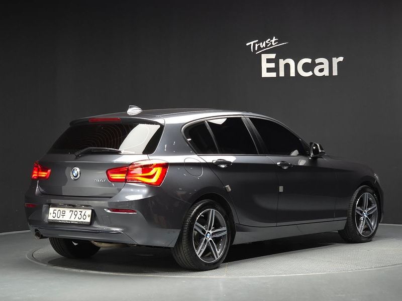 2019 BMW 1 Series 118d Sport 5Door photo 2