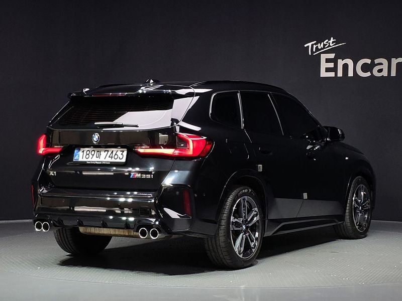 2025 BMW X1 M35i xDrive photo 2