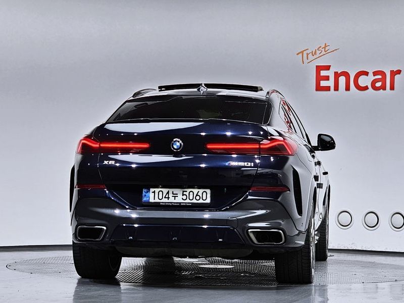 2021 BMW X6 M50i photo 4