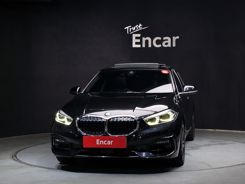 2024 BMW 1 Series 120i Sports photo 3