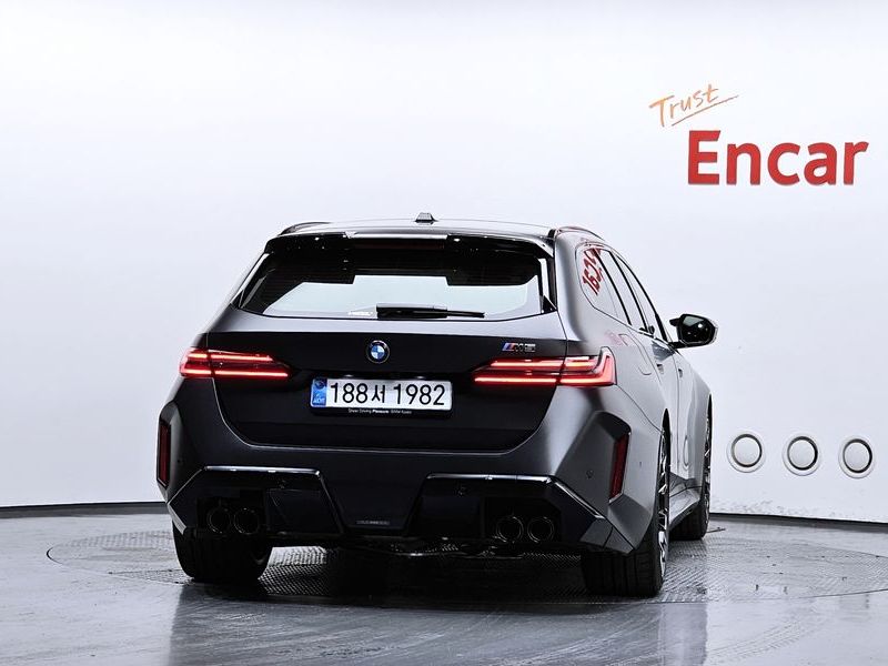2026 BMW M5 Touring photo 4