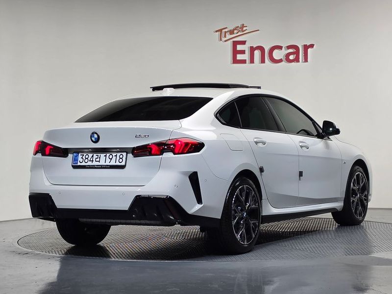 2025 BMW 2 Series 220 M Sport photo 2