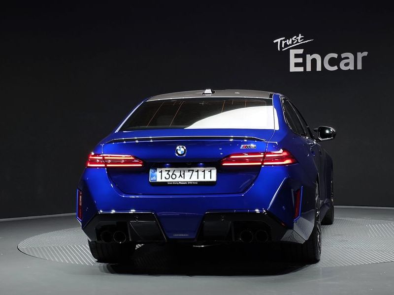 2026 BMW M5 Sedan photo 4