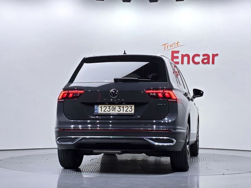 2021 Volkswagen Tiguan 2.0 TDI 4-Motion Premium photo 4