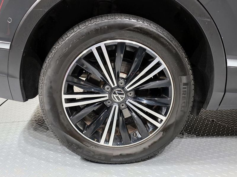 2021 Volkswagen Tiguan 2.0 TDI 4-Motion Premium photo 5