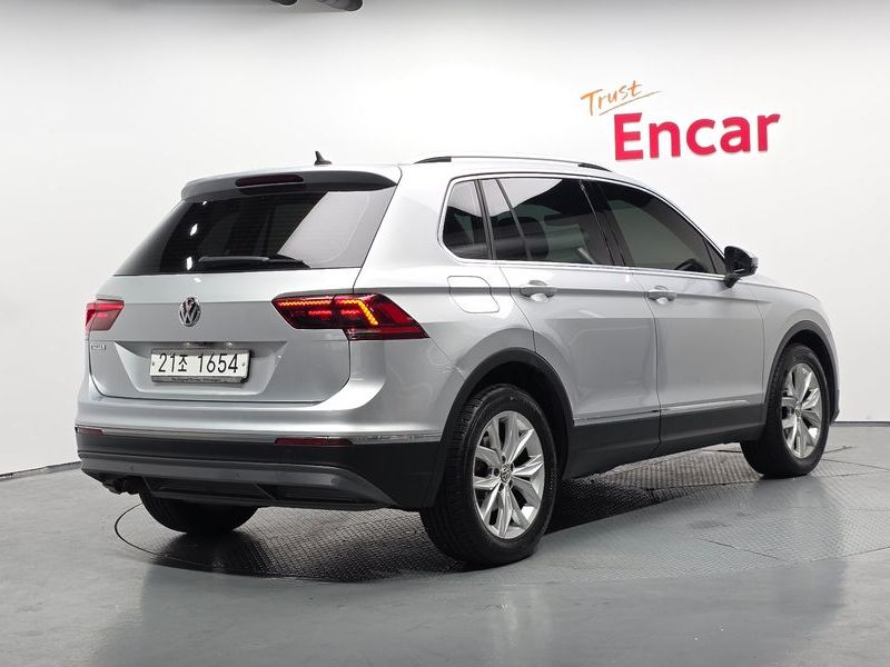 2018 Volkswagen Tiguan 2.0 TDI Premium photo 2