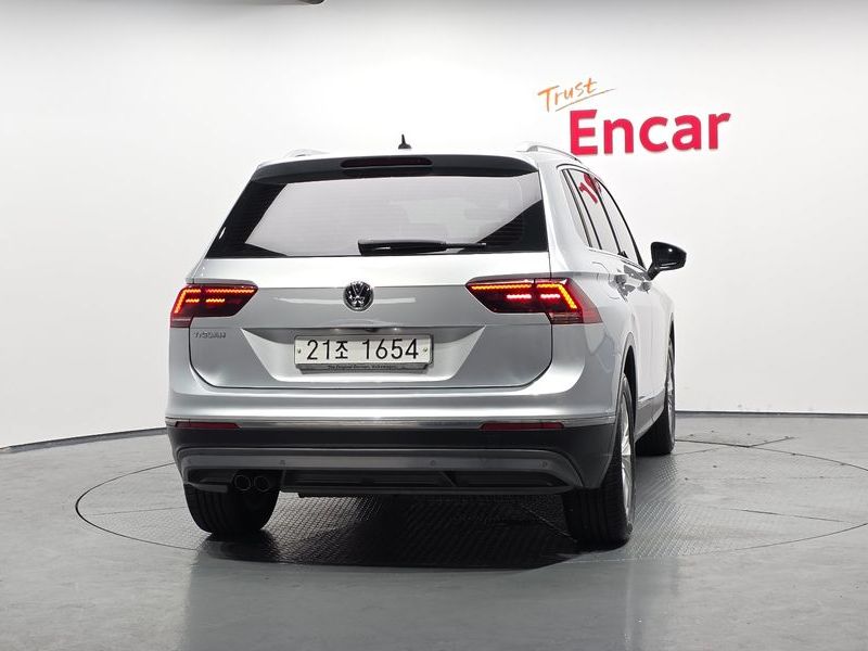 2018 Volkswagen Tiguan 2.0 TDI Premium photo 4