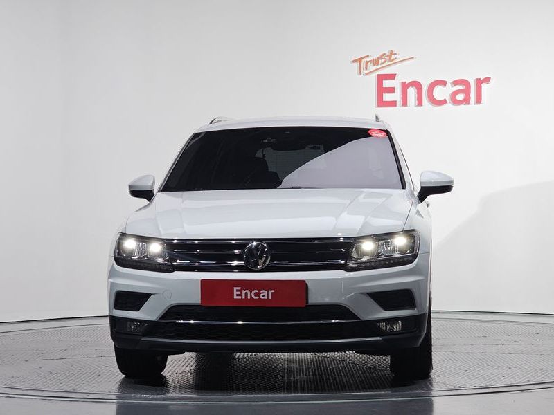 2020 Volkswagen Tiguan 2.0 TDI Premium photo 3