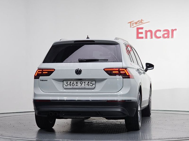 2020 Volkswagen Tiguan 2.0 TDI Premium photo 4