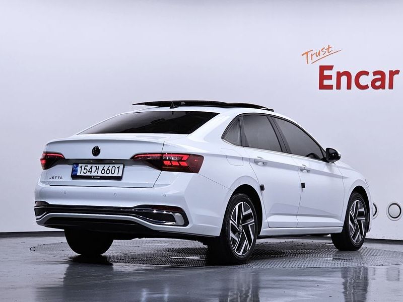 2023 Volkswagen Jetta 1.5 TSI Prestige photo 2