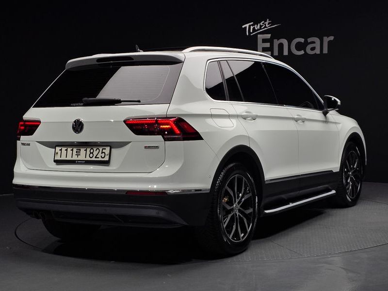 2020 Volkswagen Tiguan 2.0 TDI Prestige photo 2