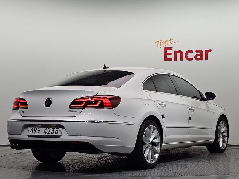 2015 Volkswagen New CC 2.0 TDI BlueMotion photo 2