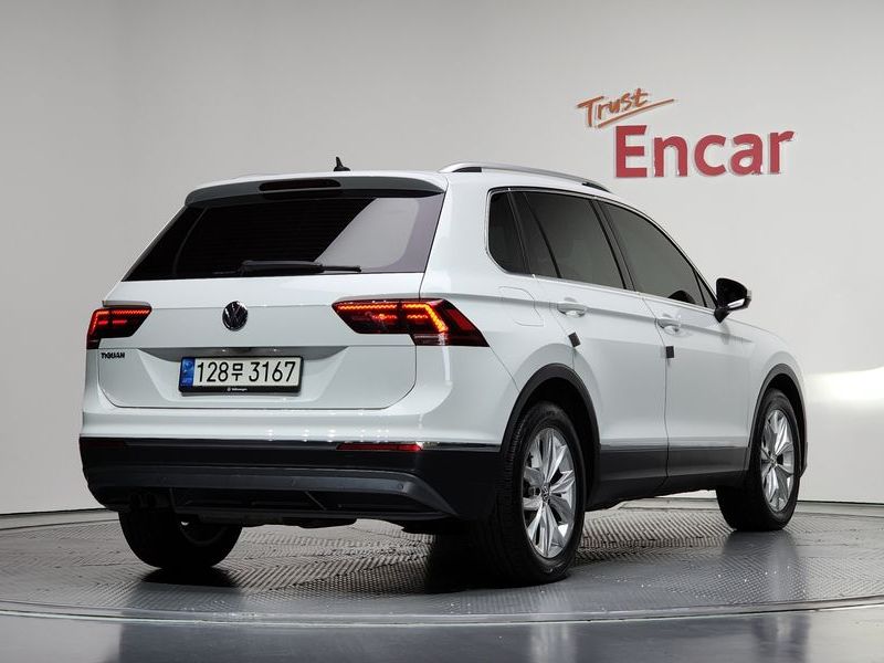 2020 Volkswagen Tiguan 2.0 TDI Premium photo 2