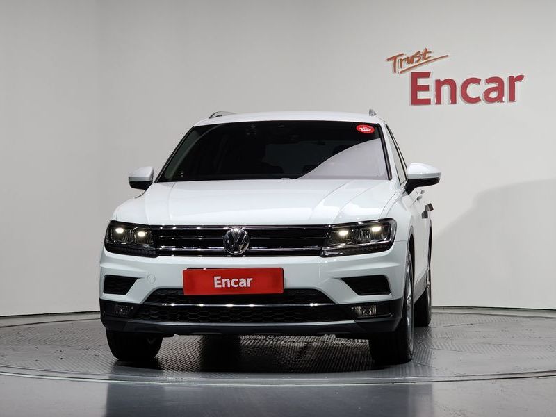 2020 Volkswagen Tiguan 2.0 TDI Premium photo 3