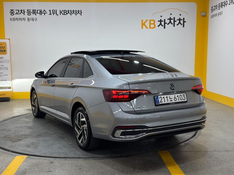 2023 Volkswagen Jetta 1.5 TSI Prestige photo 2