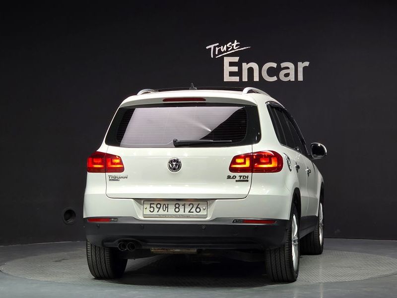 2013 Volkswagen Tiguan 2.0 TDI Premium 5N photo 4