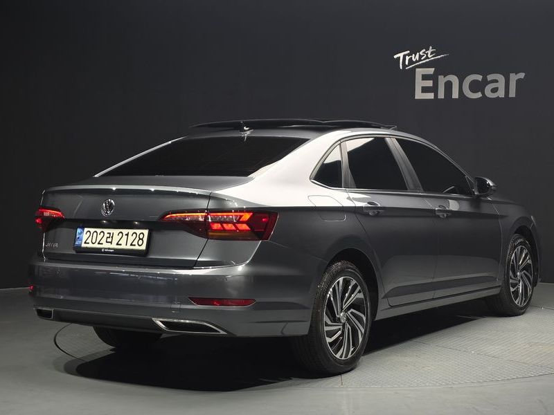 2021 Volkswagen Jetta 1.4 TSI Prestige photo 2