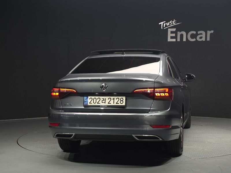 2021 Volkswagen Jetta 1.4 TSI Prestige photo 4