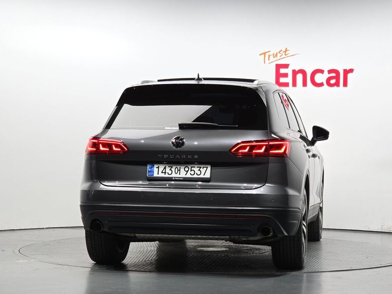 2023 Volkswagen Touareg 3.0 TDI Premium photo 4