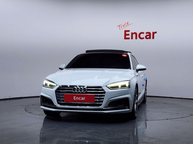 2019 Audi A5 45 TFSI Quattro Premium Sportback photo 3