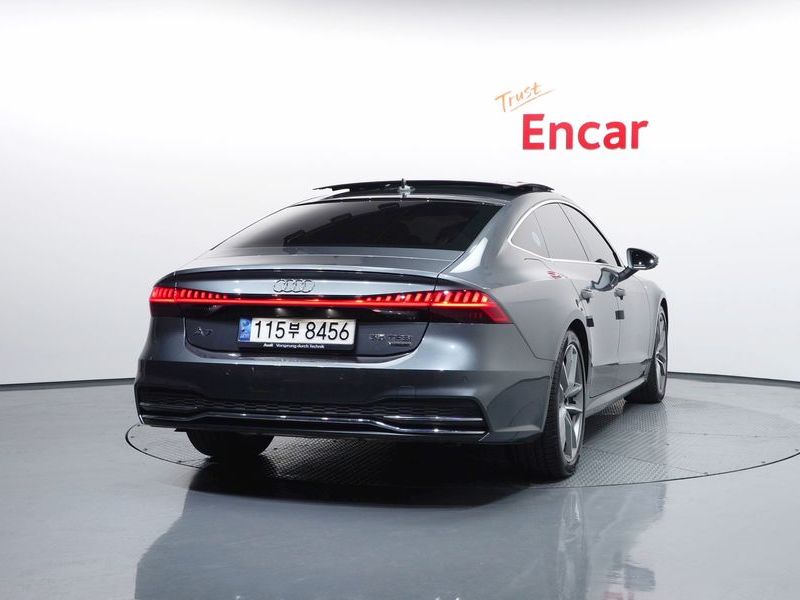 2021 Audi A7 55 TFSI Quattro Premium photo 4