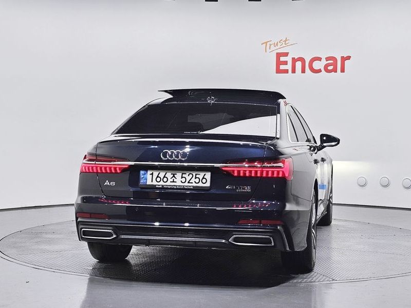 2022 Audi A6 45 TFSI Quattro Premium photo 4