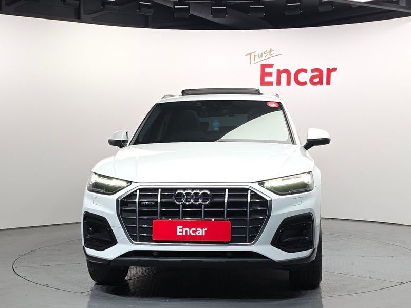 2021 Audi Q5 40 TDI Quattro Sportback photo 3