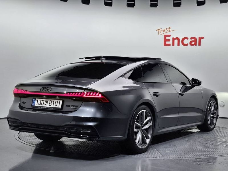 2022 Audi A7 55 TFSI Quattro Premium photo 2
