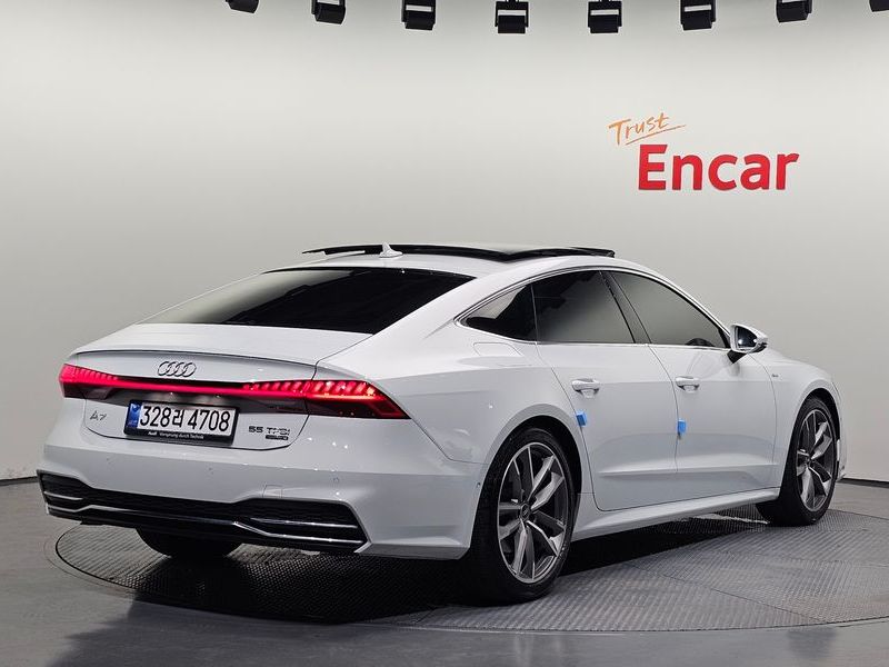 2021 Audi A7 55 TFSI Quattro Premium photo 2