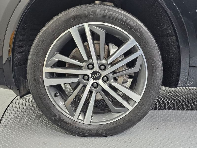 2021 Audi Q5 45 TFSI Quattro Premium photo 5