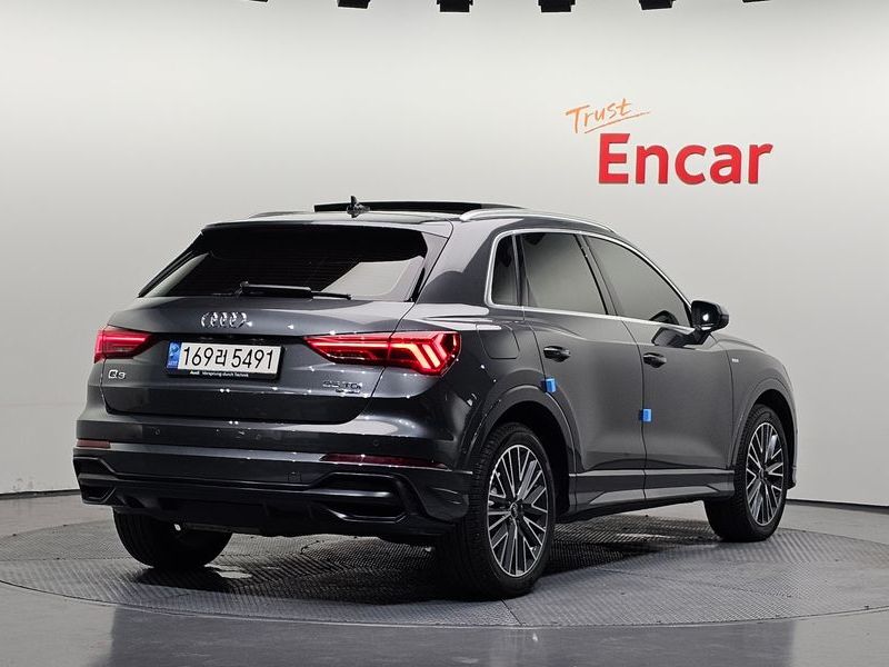 2022 Audi Q3 35 TDI Quattro Premium photo 2