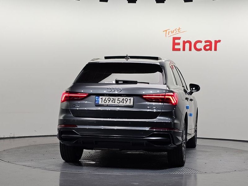 2022 Audi Q3 35 TDI Quattro Premium photo 4