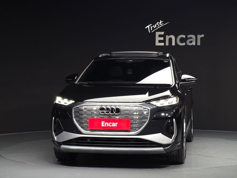 2026 Audi e-tron 45 Premium photo 3