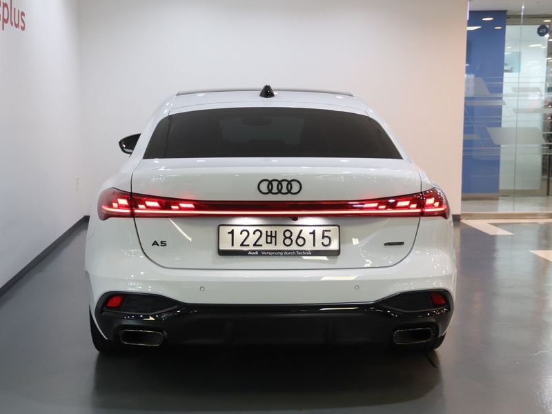 2025 Audi A5 40 TFSI Quattro S Line Black Edition photo 4