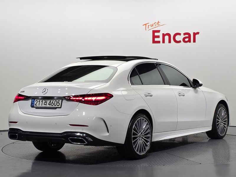 2022 Mercedes-Benz C-Class C300 AMG Line photo 2