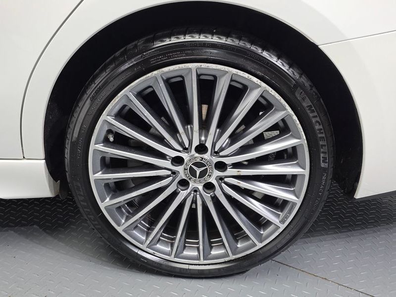 2022 Mercedes-Benz C-Class C300 AMG Line photo 5