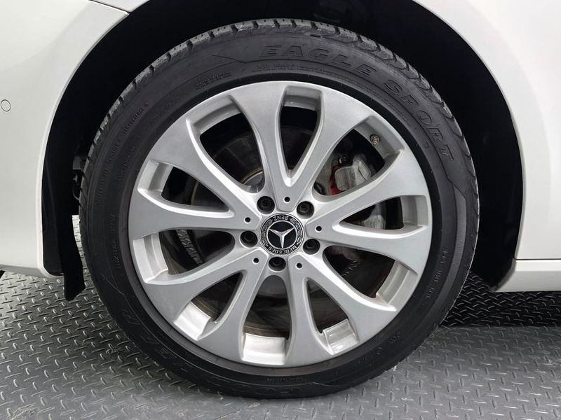 2019 Mercedes-Benz E-Class E220d 4MATIC Exclusive photo 5