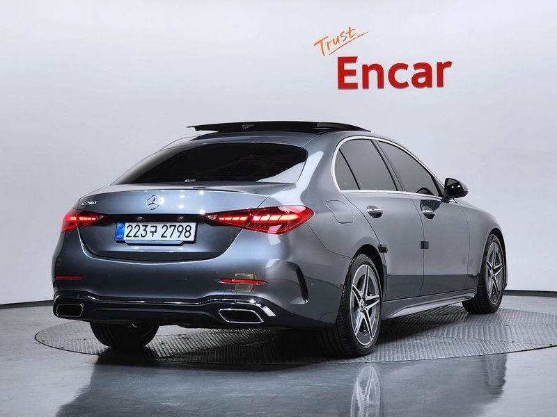 2025 Mercedes-Benz C-Class C200 AMG Line photo 2