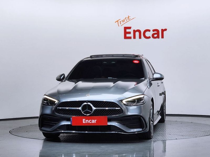 2025 Mercedes-Benz C-Class C200 AMG Line photo 3