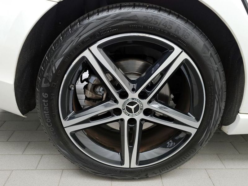 2020 Mercedes-Benz A-Class A250 4MATIC Sedan photo 5