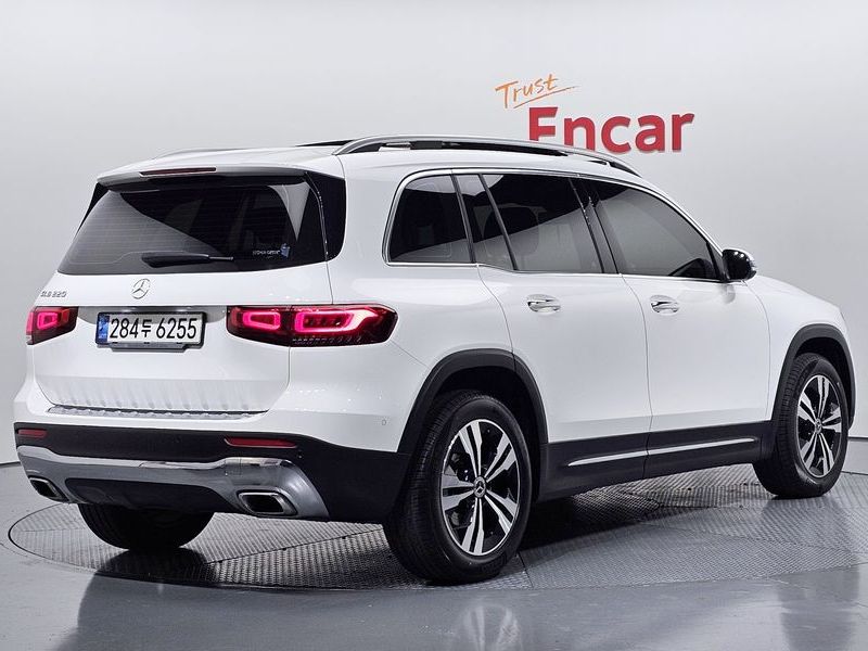 2020 Mercedes-Benz B-Class GLB220 photo 2
