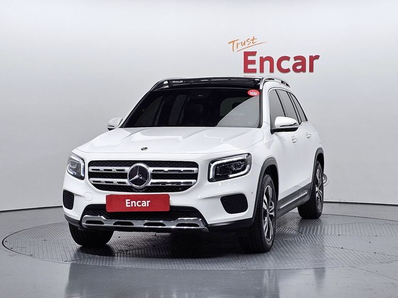 2020 Mercedes-Benz B-Class GLB220 photo 3