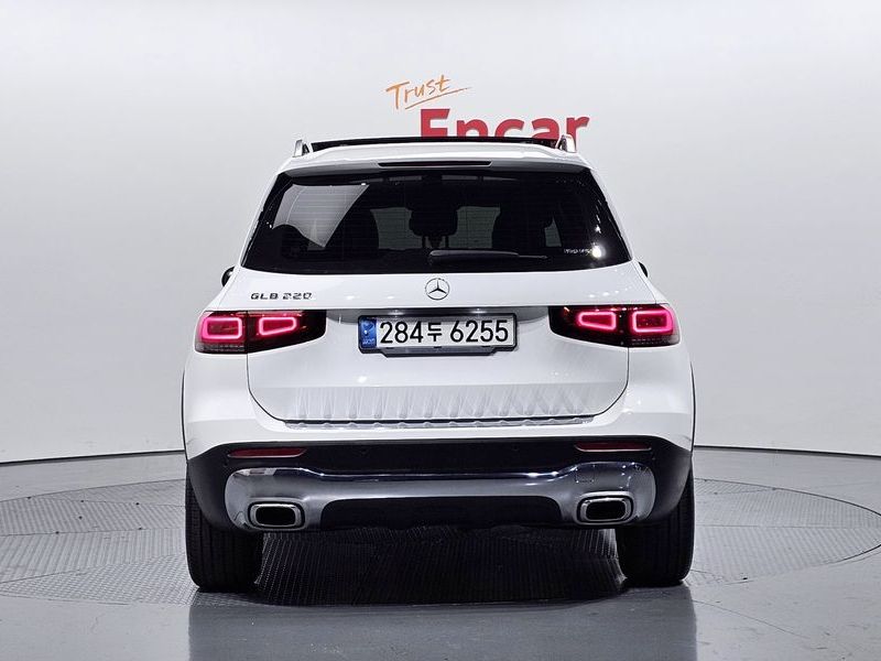 2020 Mercedes-Benz B-Class GLB220 photo 4