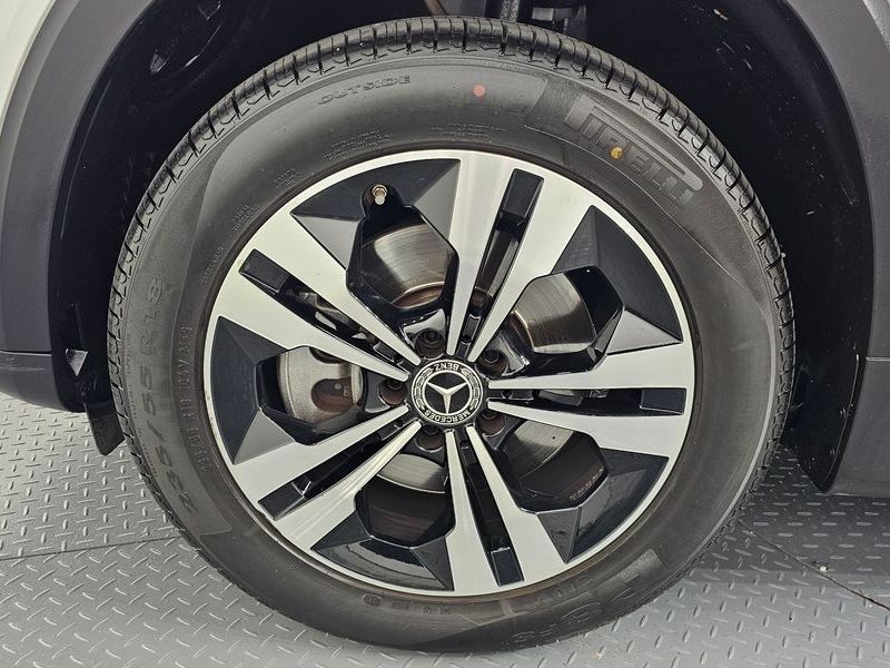 2020 Mercedes-Benz B-Class GLB220 photo 5
