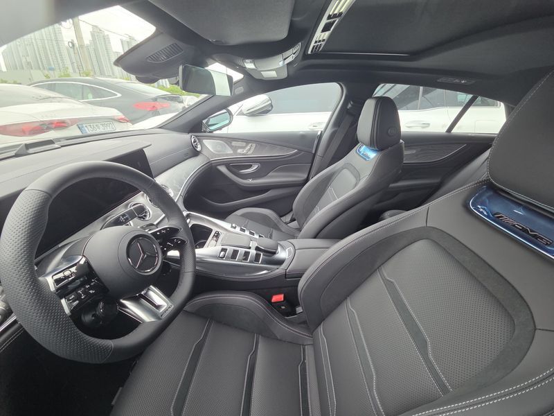 2025 Mercedes-Benz AMG GT 4Door 43 4MATIC+ photo 2