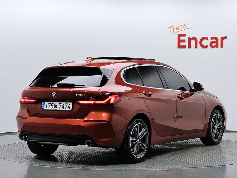 2021 BMW 1 Series 118d Sport photo 2